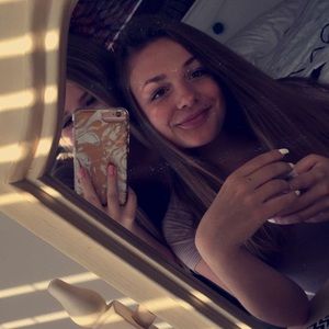 Meet your Posher, Jenna